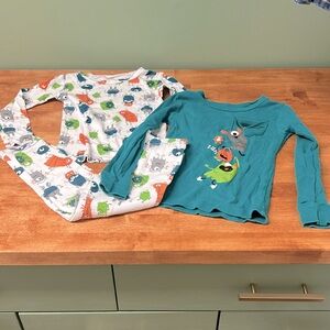 Carters 5T monster pajama set, GUC